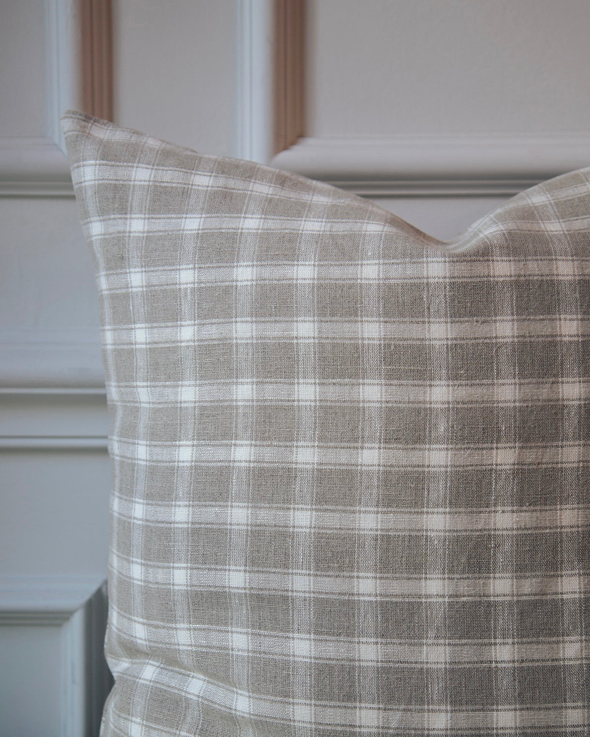 22" Plaid Linen Pillow
